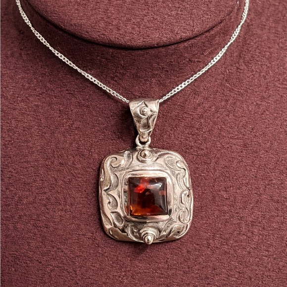 Jewelry - Italian Sterling Silver Ornate Pendant Necklace
